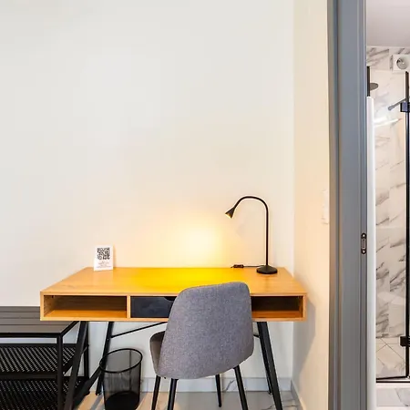 Zografou Bright Getaway - Escape Apartment *