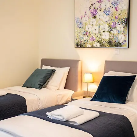Apartment Zografou Bright Getaway - Escape Athens
